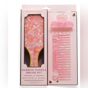 PEARLESSENCE hairbrush comb and clip set